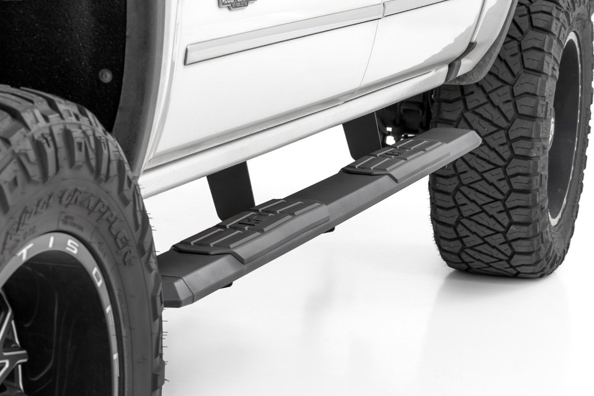 GMC Sierra 3500 HD Running Boards - Rough Country - TR2, Aluminum, 5-inch Wide, Black Powder Coat, Full-Length - Black - '07-'19